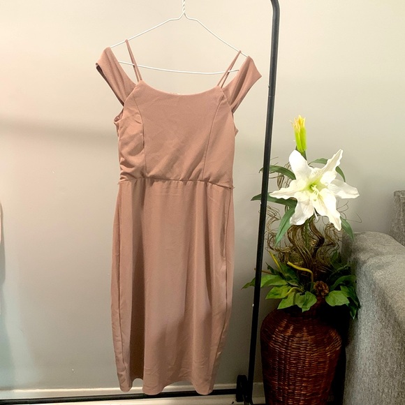 Suzy Shier Formal Dress - Picture 3 of 3